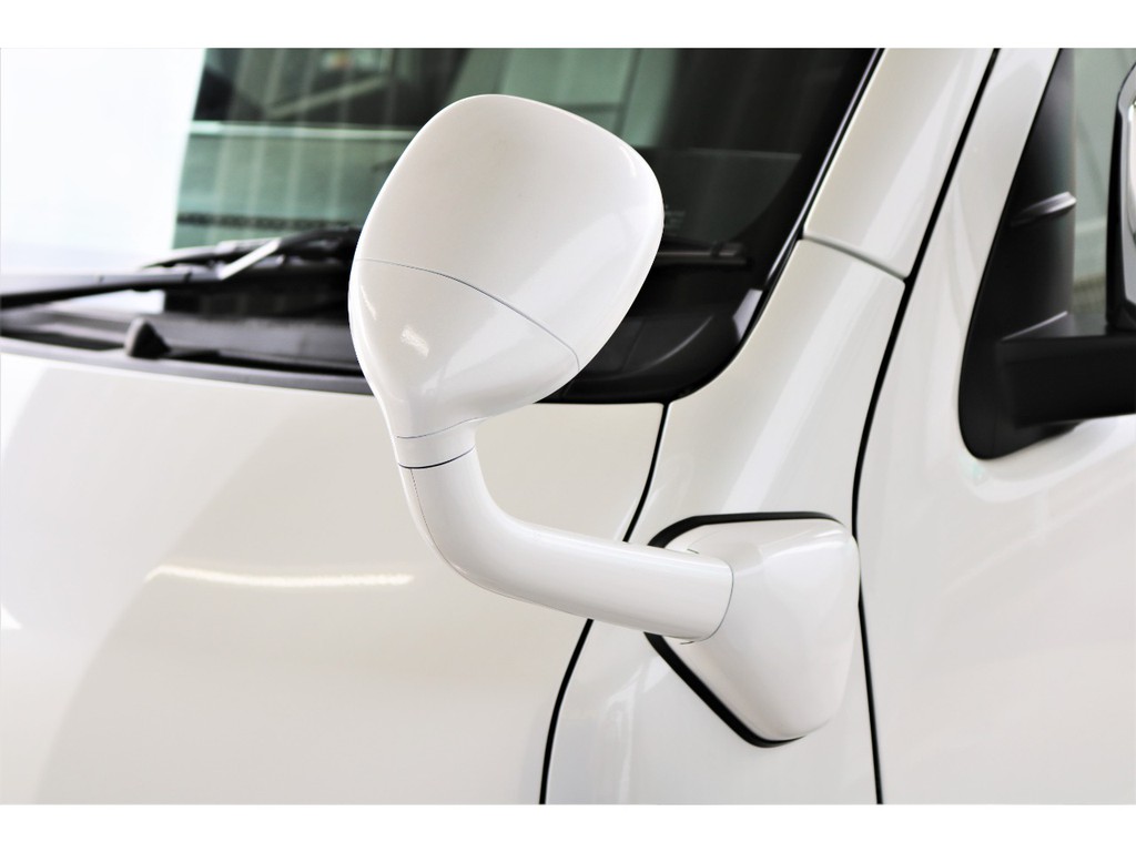 フロントアンダーミラー同色塗装済み！ボディーとの一体感が抜群です！