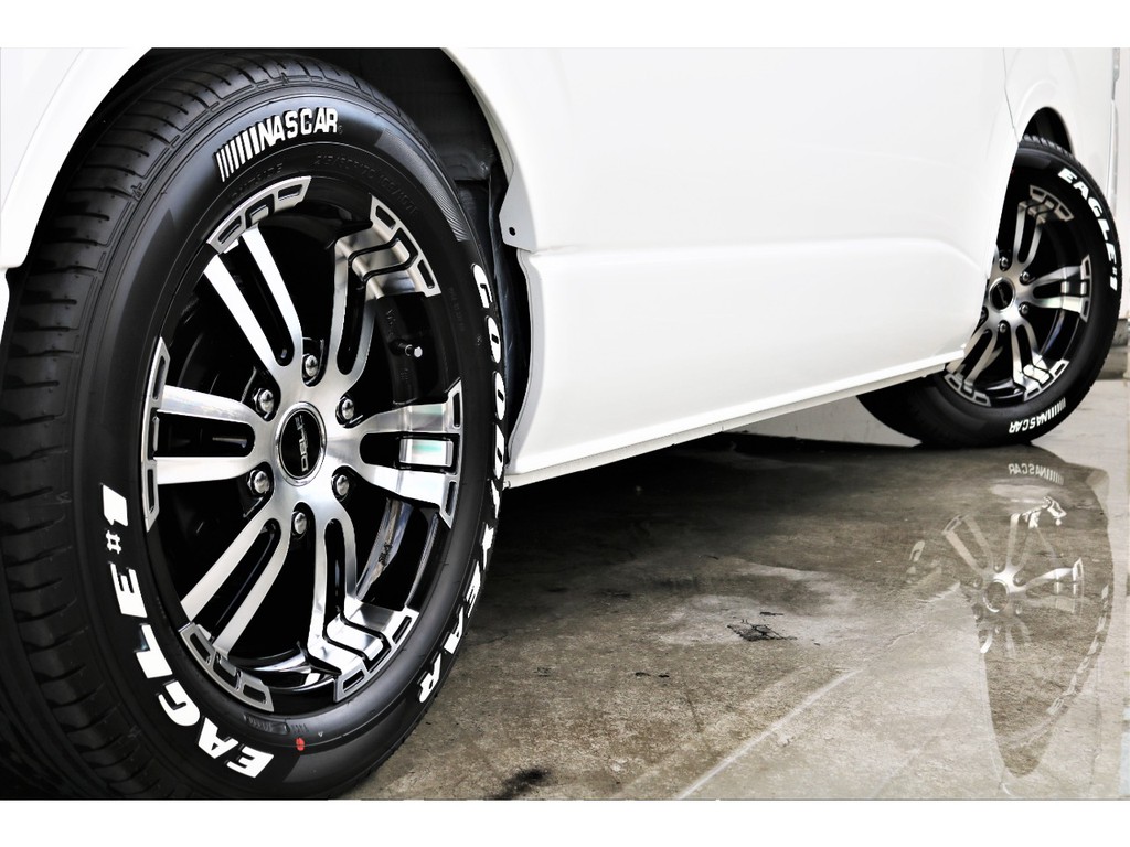 新品フレックスオリジナルDelf02アルミホイール17インチ＆ナスカータイヤセットを装備！