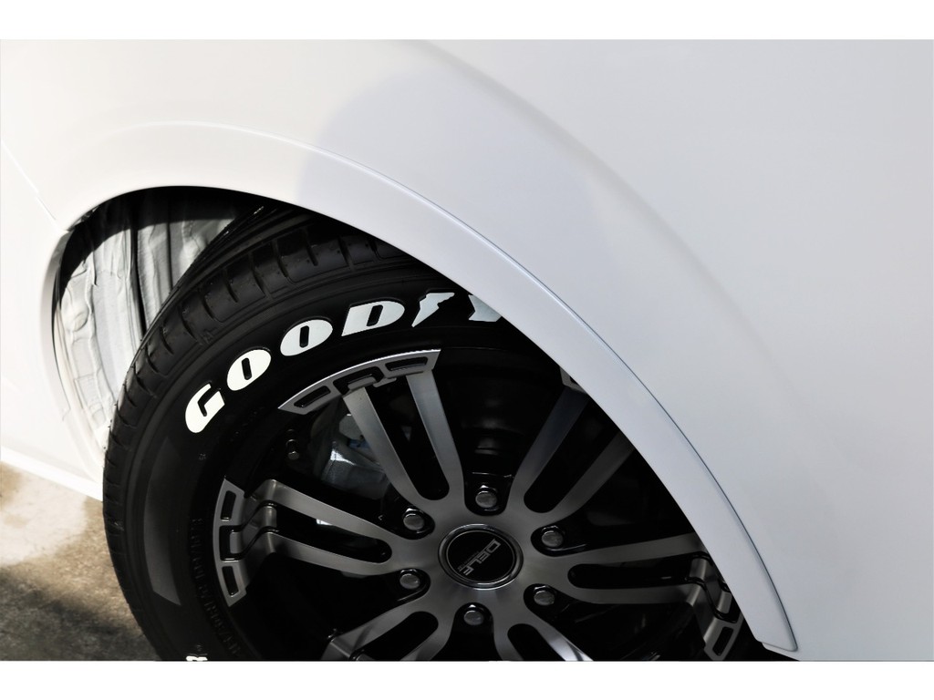 新品フレックスオリジナルオーバーフェンダーを装備しております！