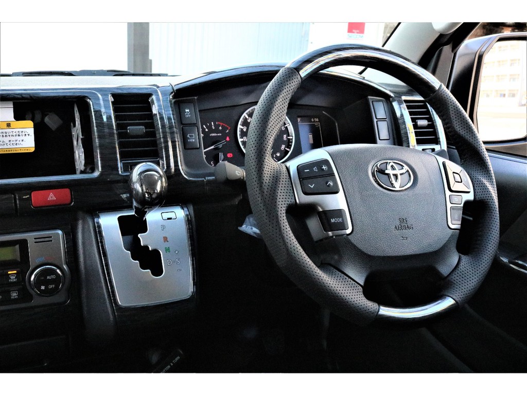 コンビハンドル＆純正ステアリングスイッチ