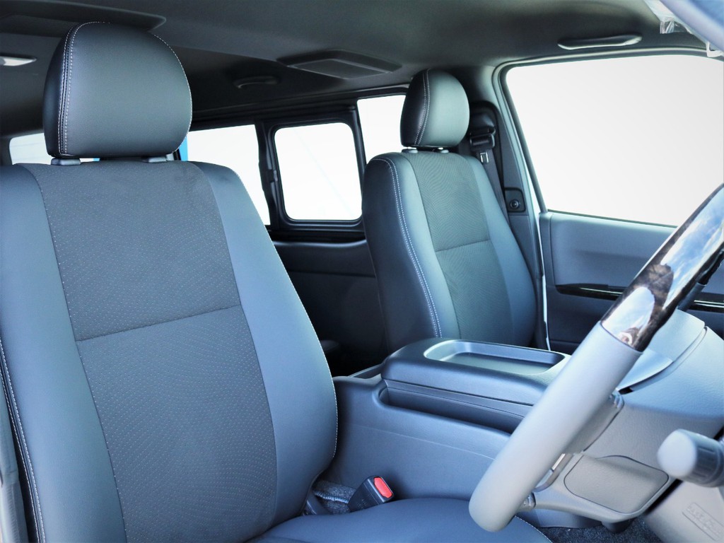 運転席シート、ハーフレザーシート！