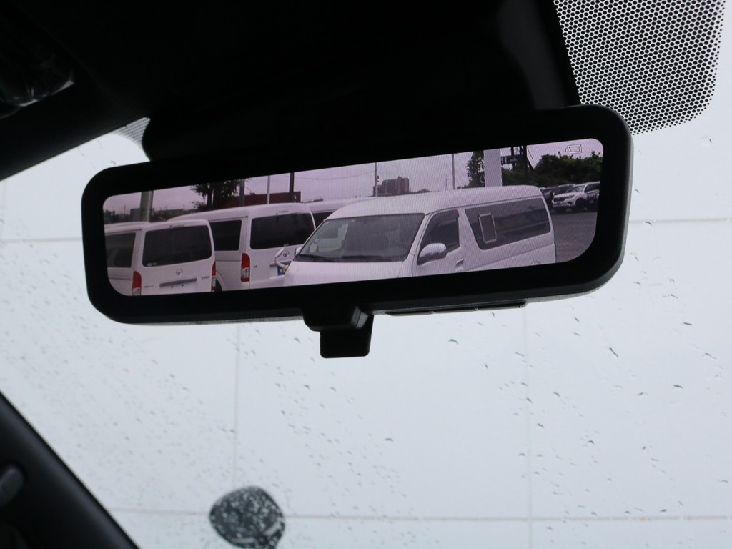 6型からデジタルインナーミラーが追加！積荷や同乗者がいても後方確認が可能になりました！