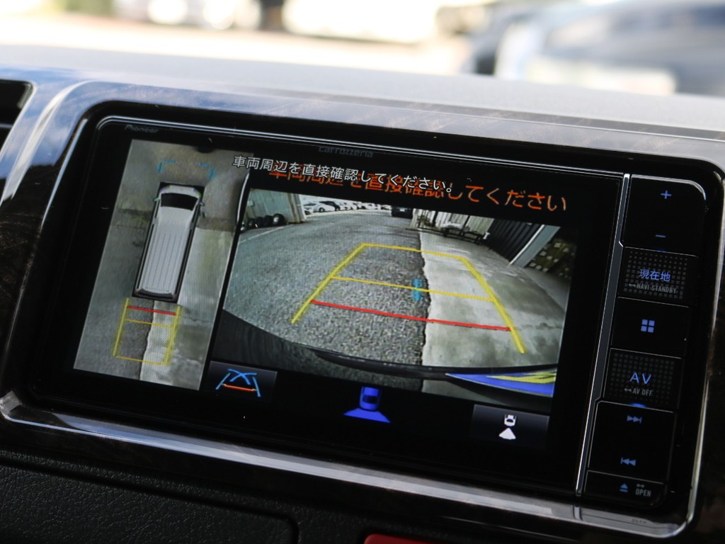 メーカーオプション　パノラミックビューモニター！車体を上から見たような映像をナビに映し出します♪
