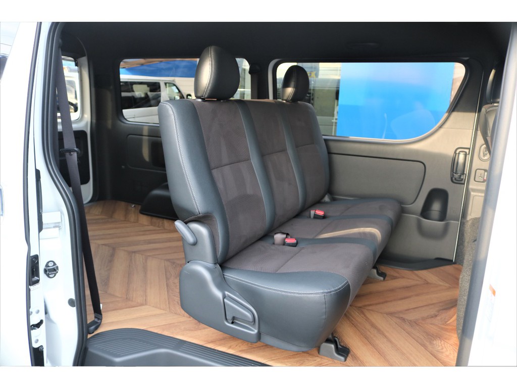 特別仕様車に相応しいレザーシートです☆