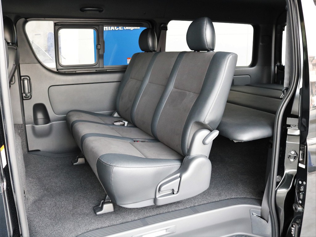 セカンドシートは3名乗車定員☆