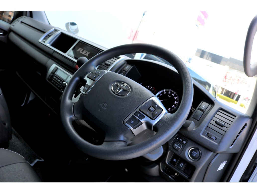 ステアリングリモコン付き！！