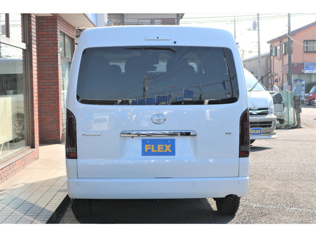 ハイエースさいたま店に展示中！是非現車確認してください☆