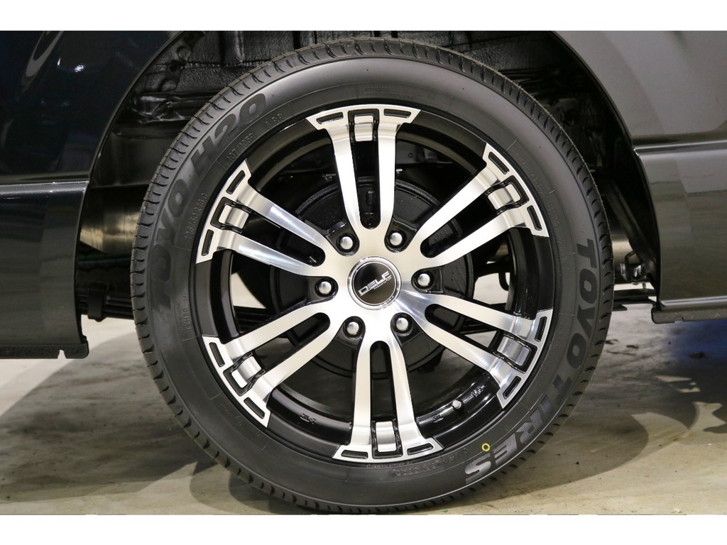 フレックスオリジナルホイールDELF02＆TOYOH20タイヤでよりスタイリッシュに！