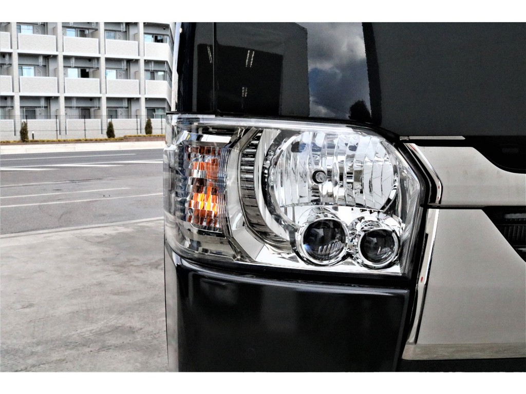 標準装備ＬＥＤヘッドランプ付き