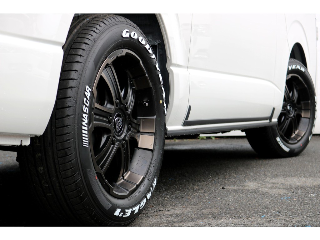ＦＬＥＸ　バルベロ１７インチアルミ！ＧＯＯＤＹＥＡＲタイヤ！