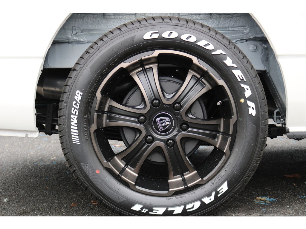 ＦＬＥＸ　バルベロ１７インチアルミ！ＧＯＯＤＹＥＡＲタイヤ！