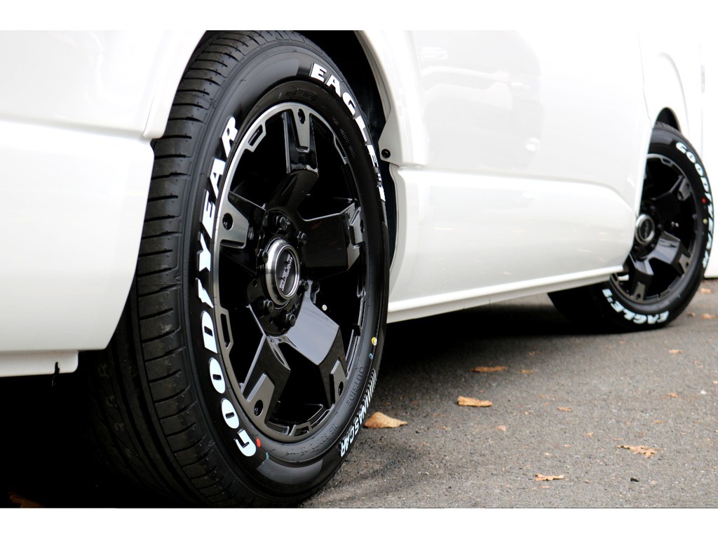 ＦＬＥＸ　Ｄｅｌｆ０３　１７インチアルミ！　GＧＯＯＤＹＥＡＲタイヤ！