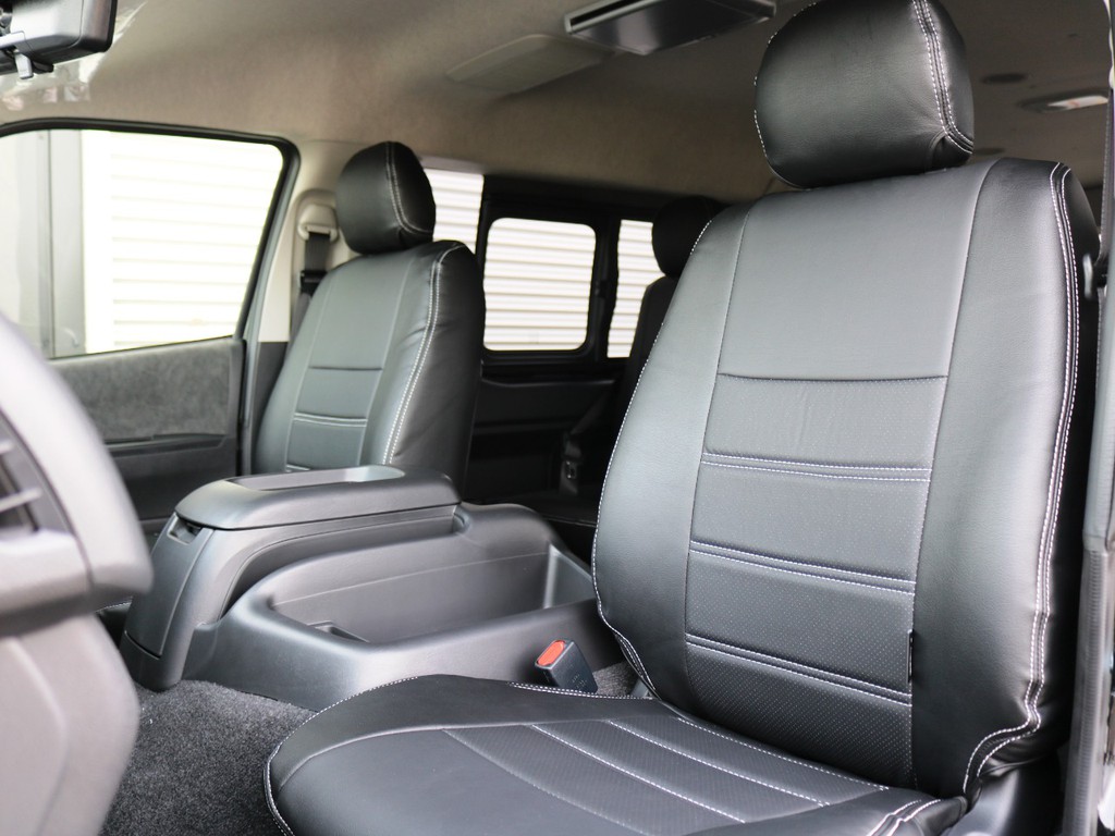 全席　黒革調シートカバー装着済み♪