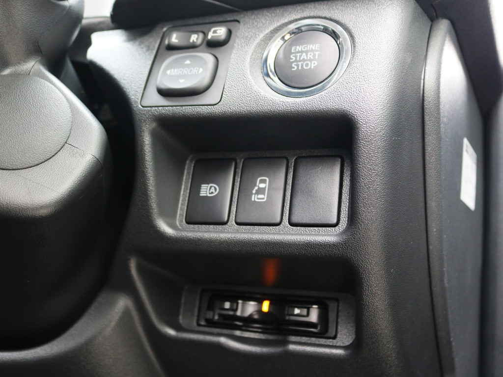 メーカーオプション　プッシュスタートシステム＆パワースライドドア！