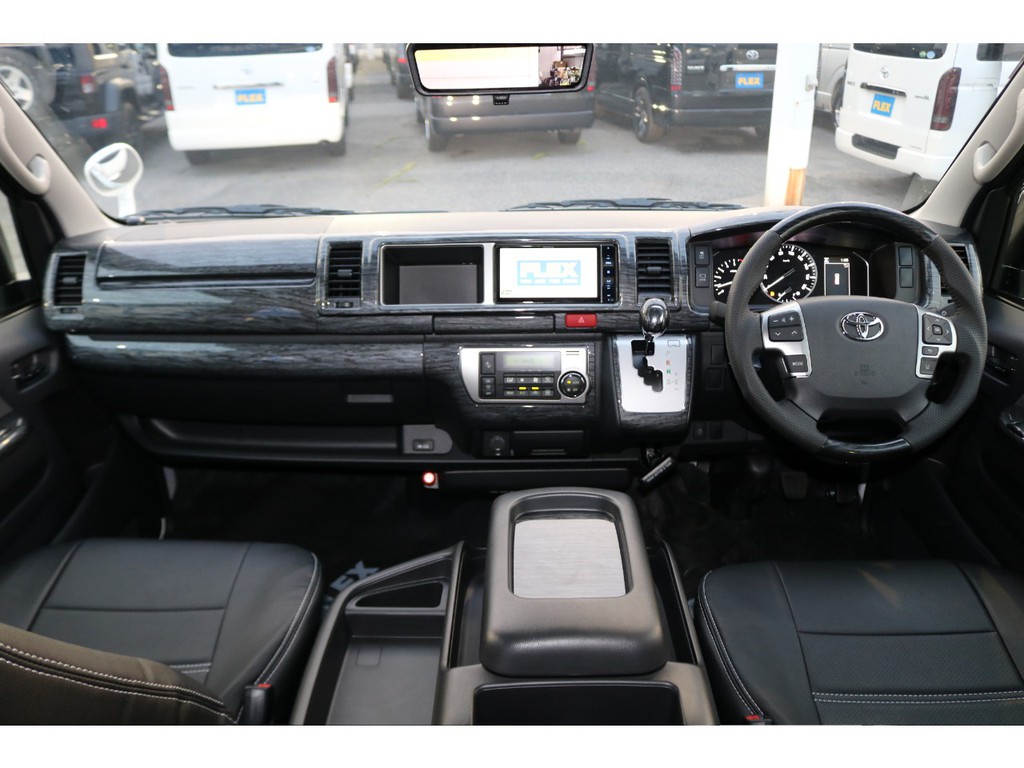 黒木目インテリアパネルが高級感を演出します♪