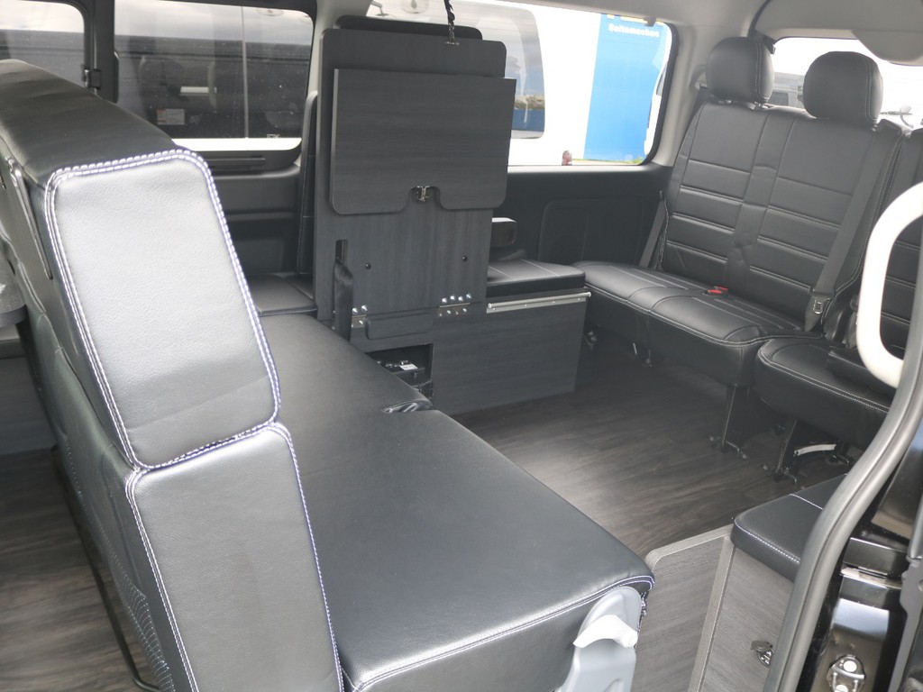 ちょっとした出先の休憩に最適な対面乗車が可能です♪