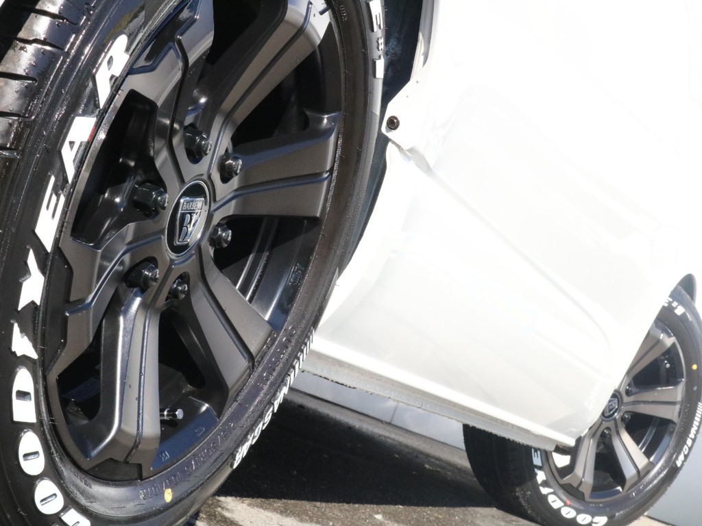 アーバングランデ１７インチAWにナスカータイヤを装着済み！