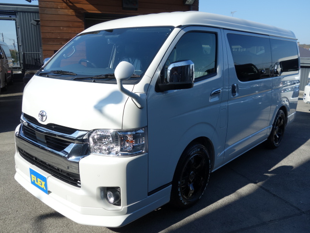 オリジナルオーバーフェンダーを装着しているので、車検適合車両になります！更に実際よりもローフォルムな見た目に♪