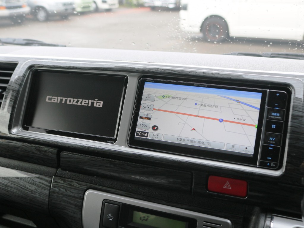 カロッツェリア　メモリーナビ！ＤＶＤ再生可能・フルセグＴＶ対応♪ナビ隣には、カロッツェリア製サブモニターを完備！