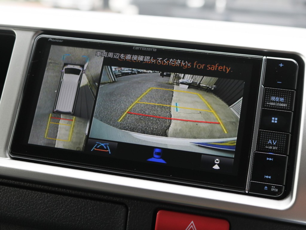 メーカーオプション　パノラミックビューモニター！車体を上から見たような映像をナビに映し出します♪