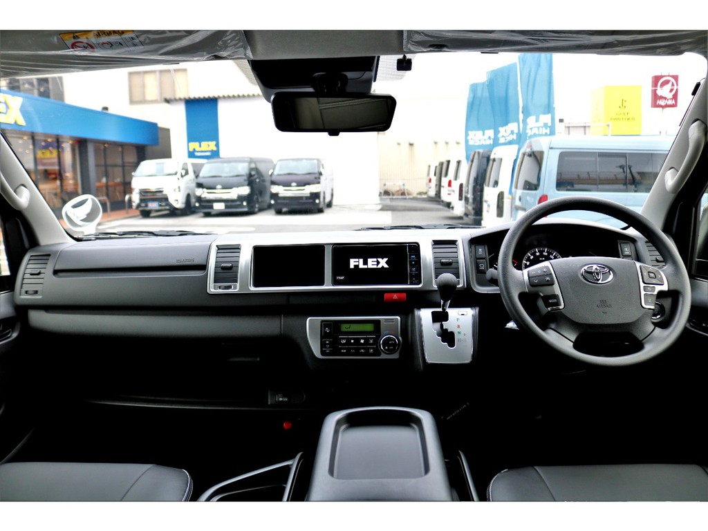 シンプルで機能的なキャビン！！