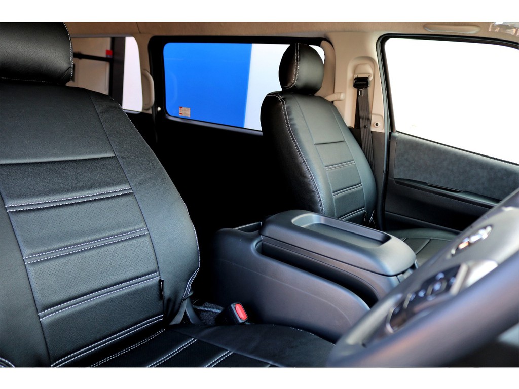 1列目、２列目、４列目は専用シートカバーを完備！！