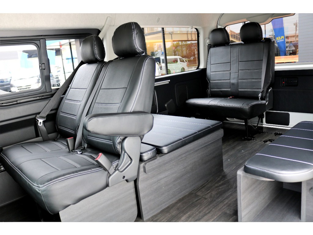 テーブルとベッドマットは収納が可能！！