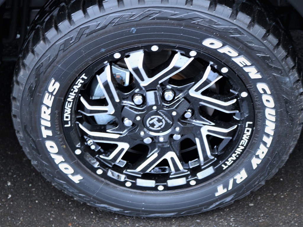 レーベンハート１６インチアルミホイール、オープンカントリータイヤ！
