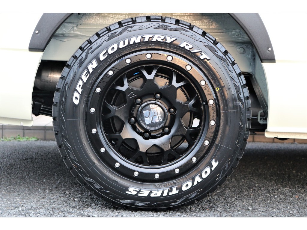タフな４ＷＤらしく！ＴＯ－ＹＯタイヤ製オープンカントリーを装備☆