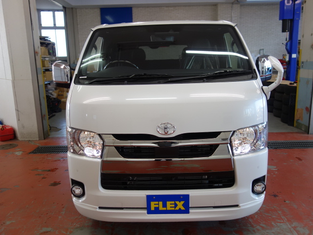 新車ハイエースＶダークプライムⅡ２８００ディーゼルターボ８インチナビパッケージ完成致しました！！店頭在庫車、即納車可能になります！！