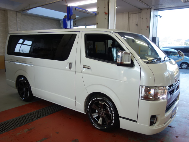 新車ハイエースＶダークプライムⅡ２８００ディーゼルターボ８インチナビパッケージ完成致しました！！店頭在庫車、即納車可能になります！！