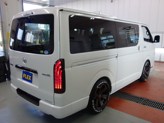 新車ハイエースＶダークプライムⅡ２８００ディーゼルターボ８インチナビパッケージ完成致しました！！店頭在庫車、即納車可能になります！！