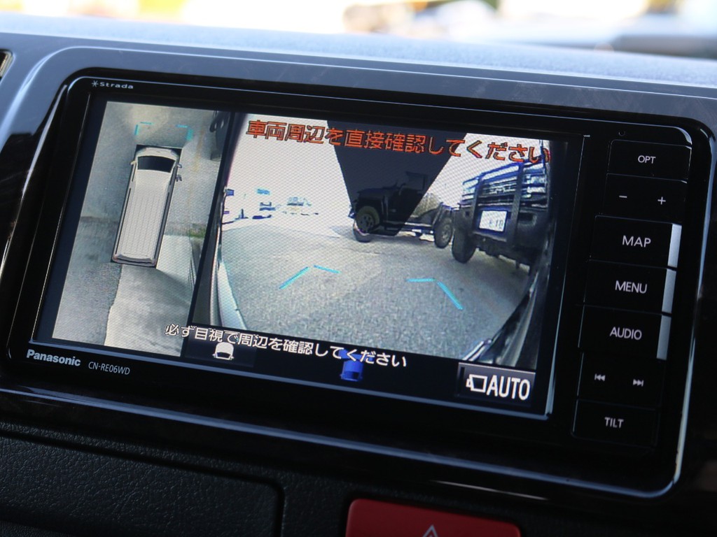 メーカーオプション　パノラミックビューモニター！車体を上から見たような映像をナビに映し出します♪