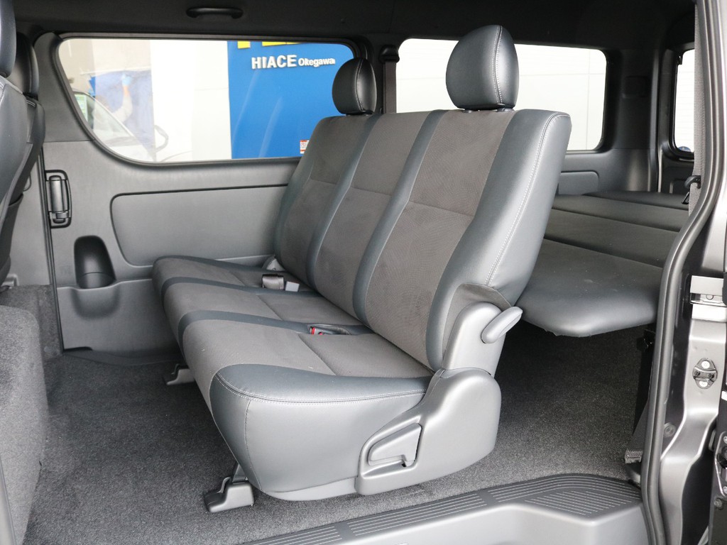 セカンドシートは3名乗車定員☆