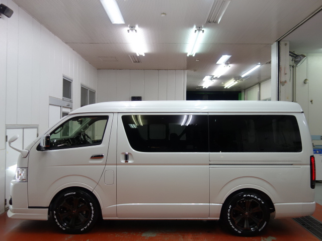 程よくローダウンしているので、お仕事から普段使いまで幅広く対応できますよ♪