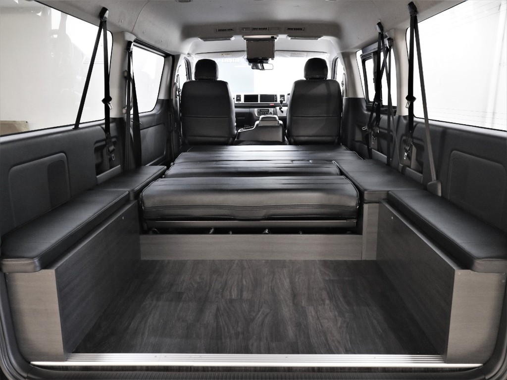 最後部のベッドマットを取り外して荷物を沢山積む事が出来ます！