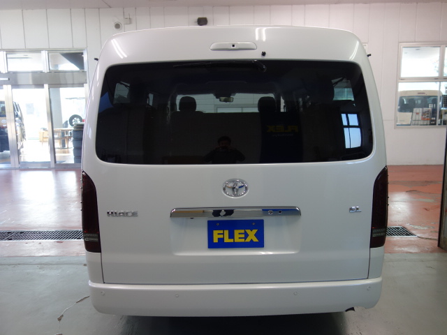 新型ハイエースワゴンＧＬ２ＷＤアレンジＡＳシートアレンジツインナビパッケージ完成致しました！！店頭在庫車、即納車もご対応可能になります！！