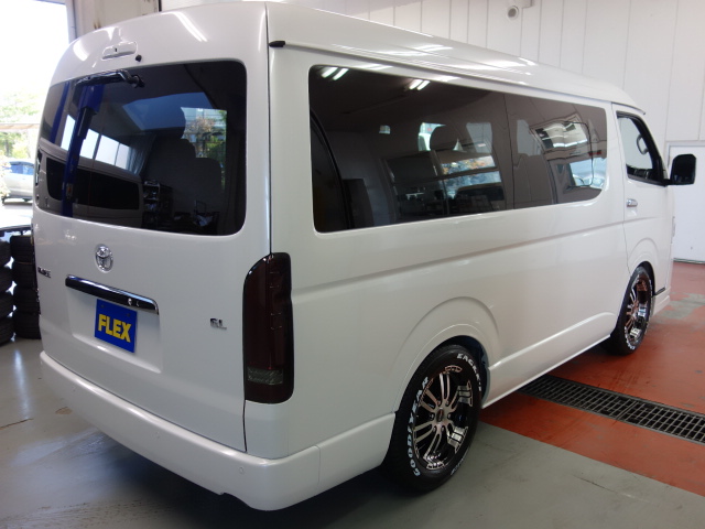 新型ハイエースワゴンＧＬ２ＷＤアレンジＡＳシートアレンジツインナビパッケージ完成致しました！！店頭在庫車、即納車もご対応可能になります！！