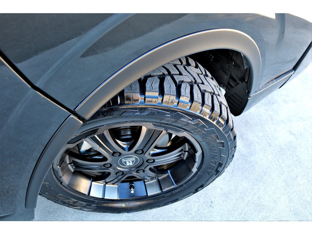 オリジナルのＤｅｌｆｉｎｏＬｉｎｅオーバーフェンダーはマットブラック塗装済み★彡