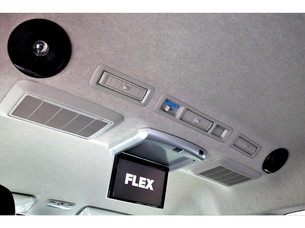 フレップダウンモニター＆スピーカーも完備！！