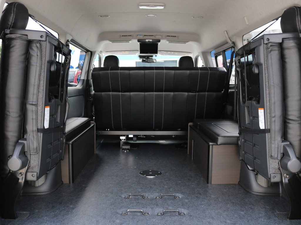 4列目シート跳ね上げでラゲッジスペースも確保！