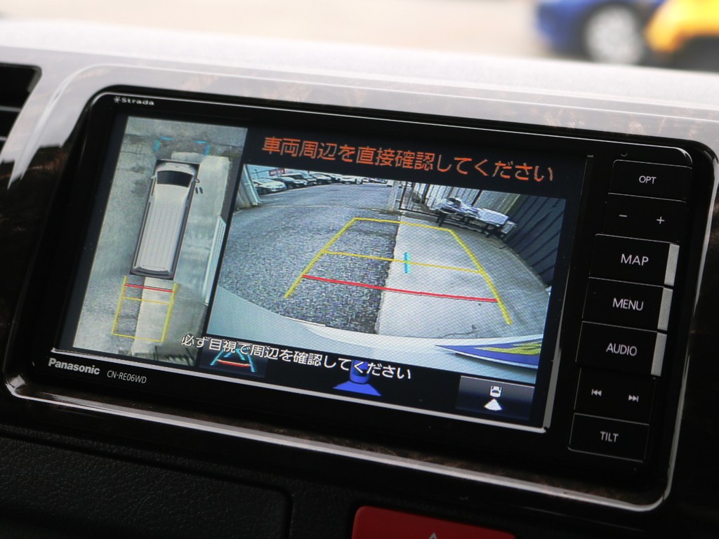 メーカーオプション　パノラミックビューモニター！車体を上から見たような映像をナビに映し出します♪