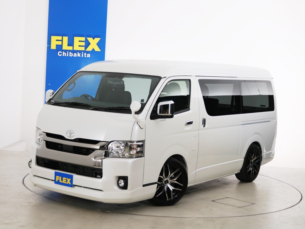新車未登録　ハイエースバン　Ｓ－ＧＬ　ワイド　一部改良後　５人乗り１ナンバー登録　ディーゼルターボ２ＷＤ　床張りベッドカスタムＰＫＧ！