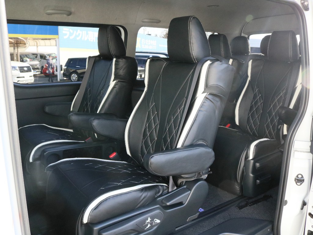 両側パワースライドドア10人乗り♪