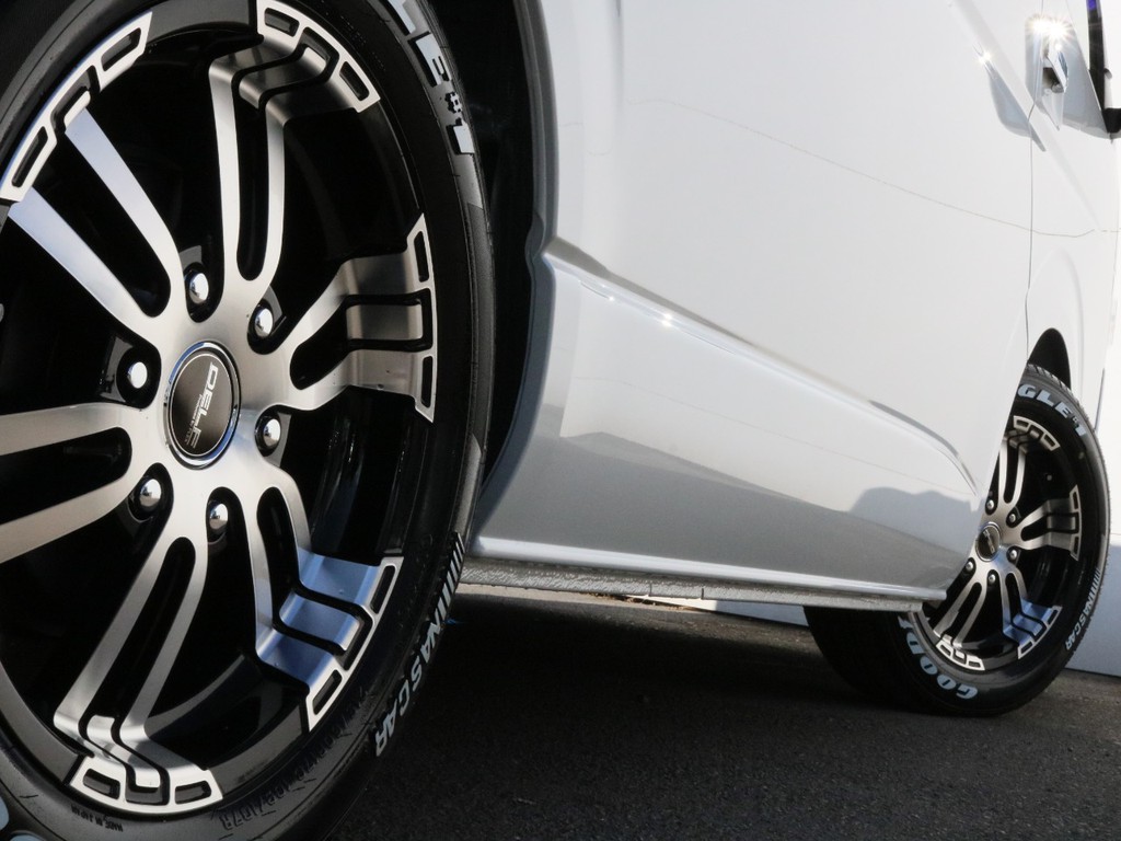 FLEXオリジナル☆delf02AW(17インチ)にナスカータイヤを装着済み！