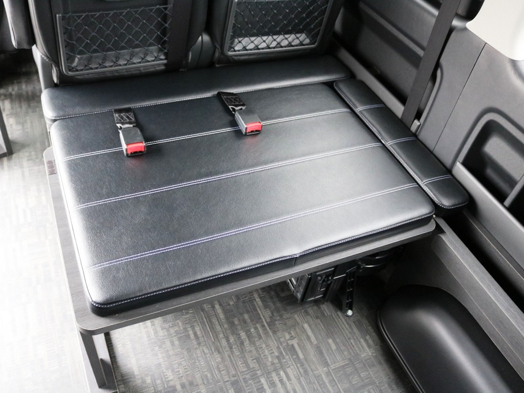 後部全面フローリング施工済み！