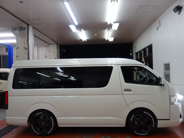 車高は乗り心地などを考慮して新品の1.5インチローダウンブロックキットを使用して適度にローダウンしております！！