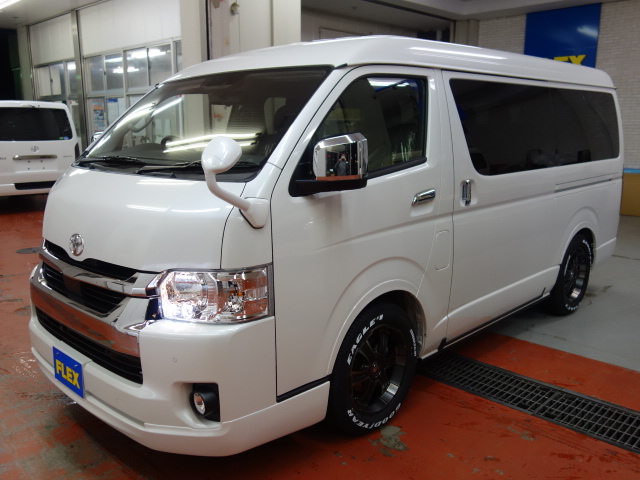 オリジナルオーバーフェンダーを装着しているので、車検適合車両になります！更に実際よりもローフォルムな見た目に♪