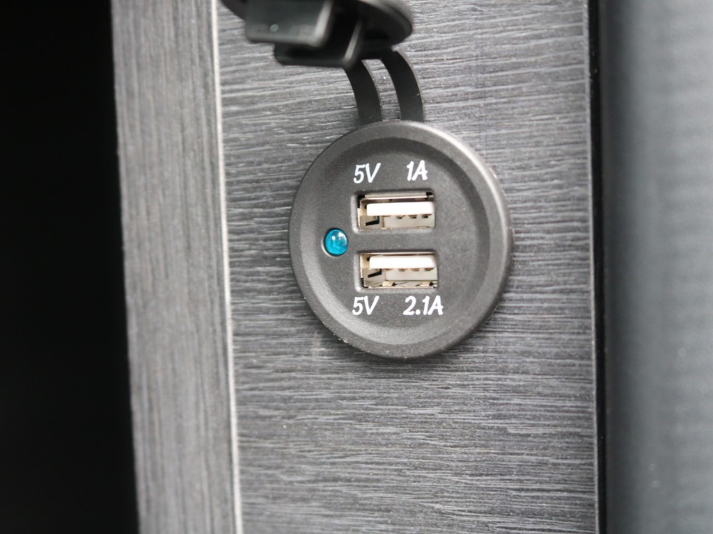 USBソケット付き！