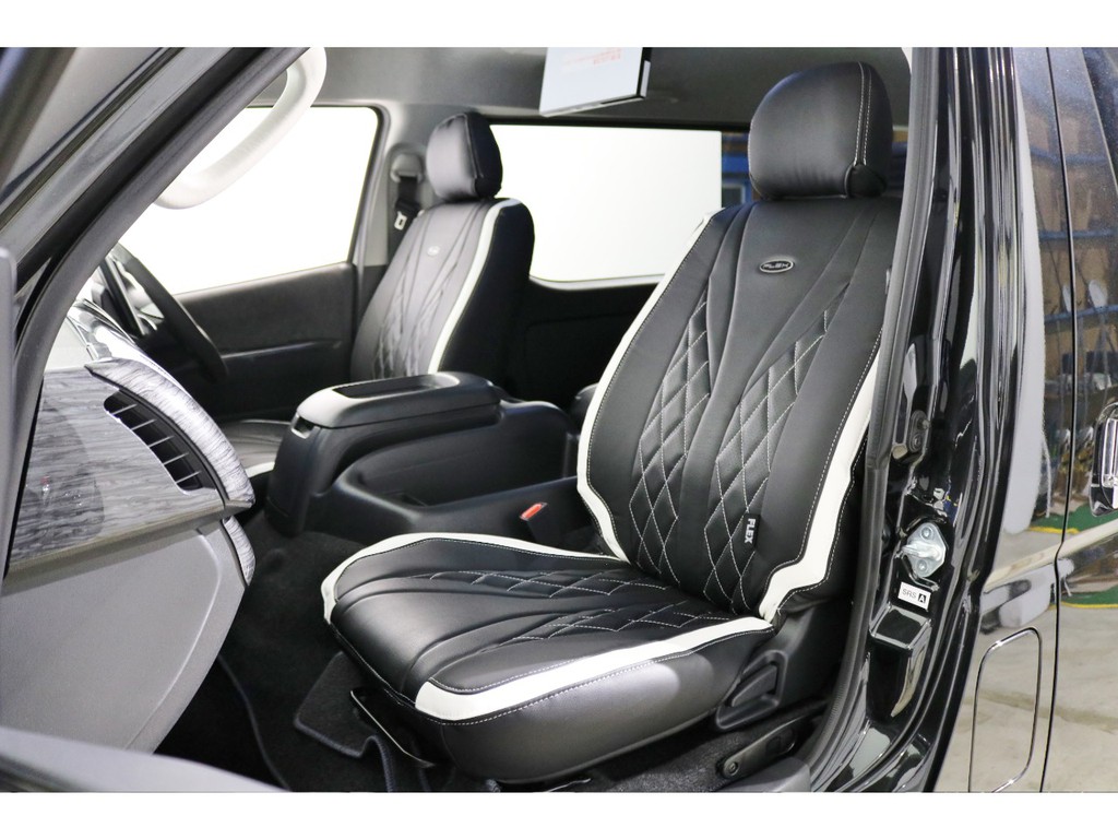 フレックスオリジナルシートカバー装着で高級感アップ！